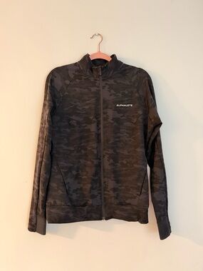 🧡| Alphalete Men’s Black & Gray Camo Jacket